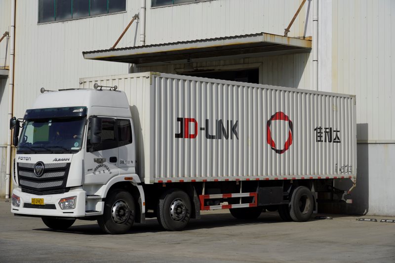 君临国际自有厢式货车